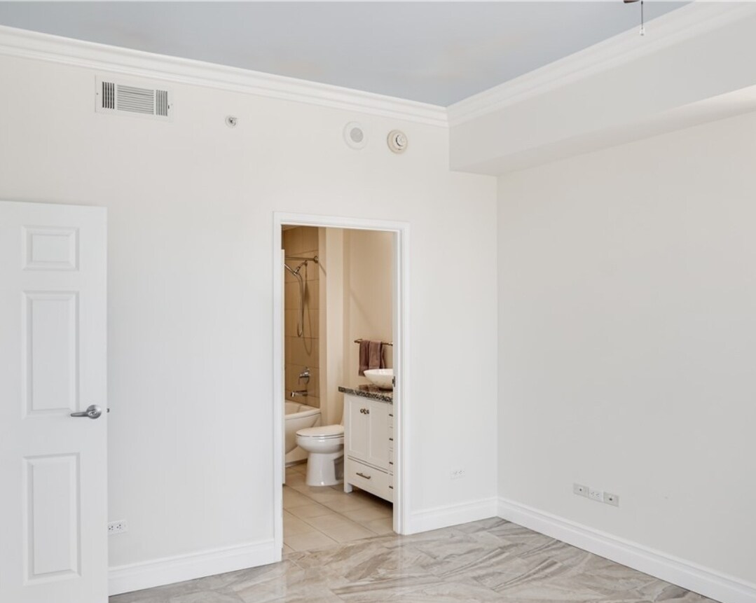 Building Photo - 200 W Sahara Ave