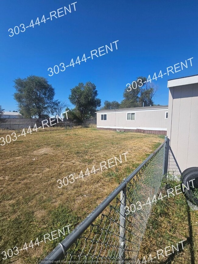 Building Photo - Must See! Will Go Fast!  Log Lane Village 3 bedroom & 1.5 bathroom