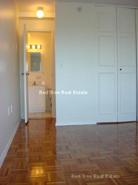 Building Photo - 185 Freeman St