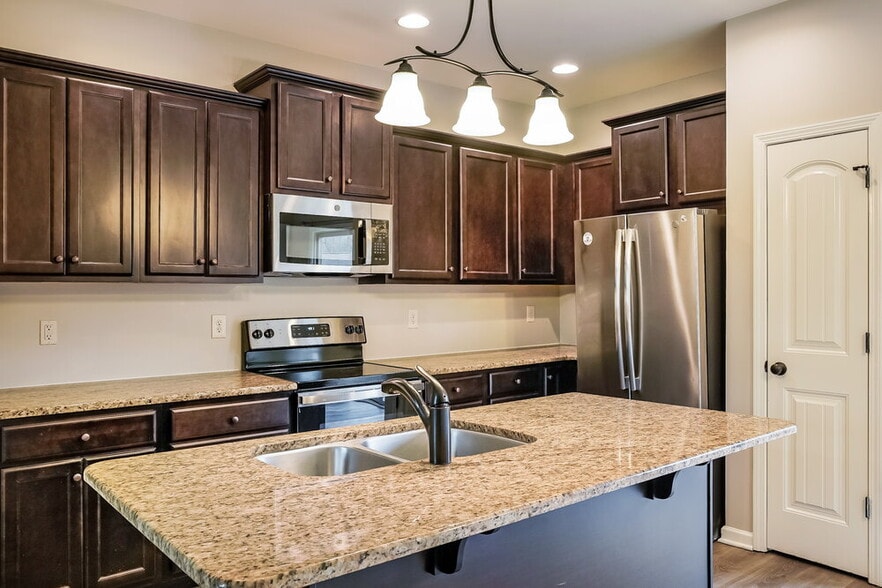 Building Photo - 62 Dropseed Ln