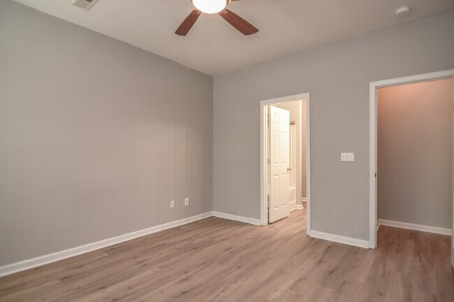 Building Photo - 222 Brookshire Rd