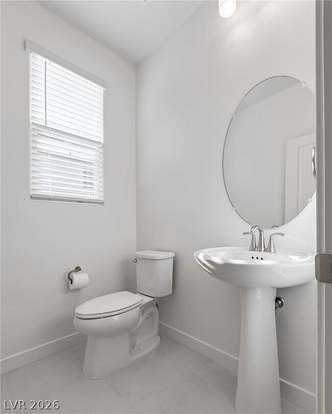 Building Photo - 5838 Kips Bay St