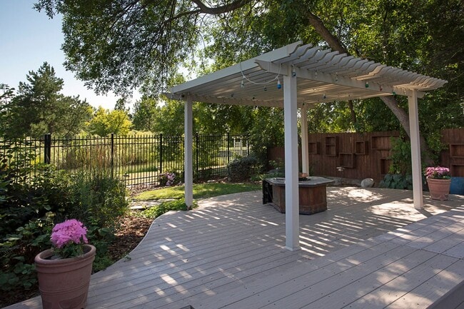 Building Photo - One-of-a-Kind Bungalow Oasis on Poly Drive...