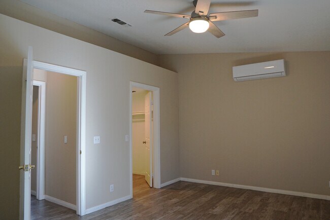 Building Photo - 51660 Avenida Villa