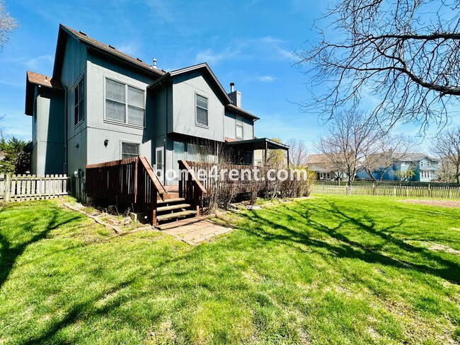 Building Photo - Beautiful Overland Park Home in Blue Valle...