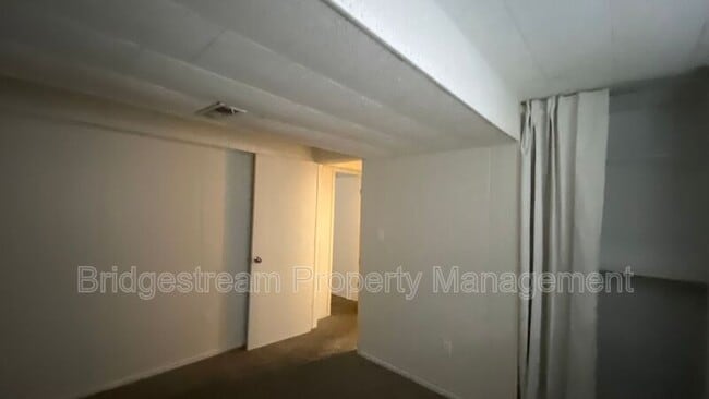 Building Photo - 105 Bedford Farm Cir