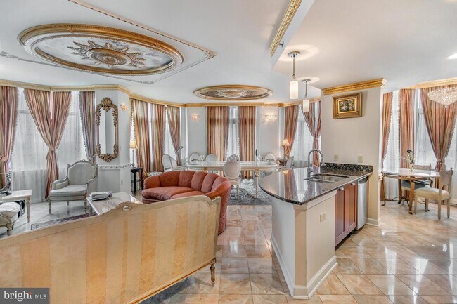 Building Photo - 5750 Bou Ave