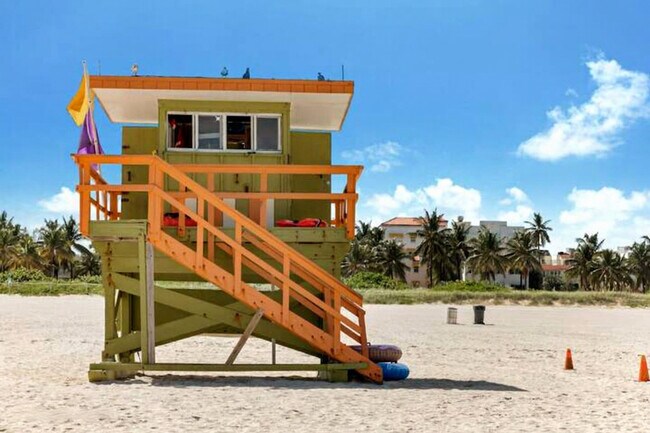 Building Photo - 825 Jimmy Buffett Mem Hwy