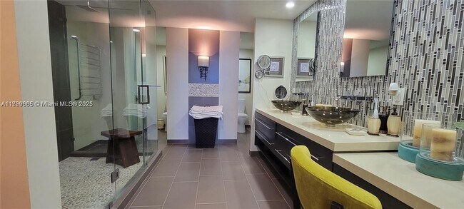 Building Photo - 1331 Brickell Bay Dr
