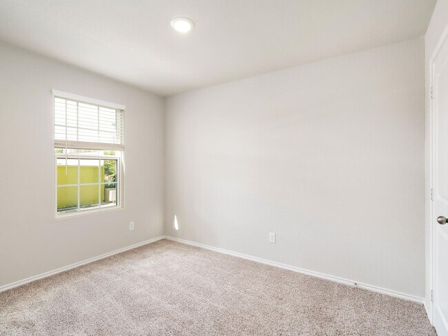 Building Photo - Modern 3-Bed, 2.5-Bath Duplex with Private Backyard