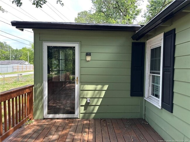 Building Photo - 420 W Mountain Dr