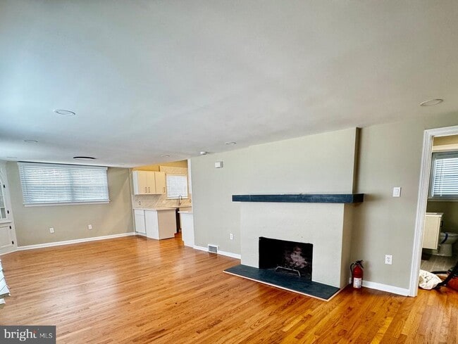 Building Photo - 551 Fern Hill Rd