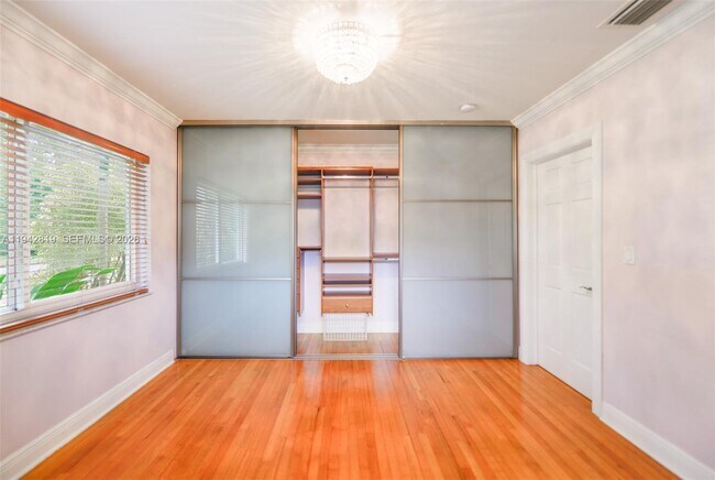 Building Photo - 911 Mariana Ave