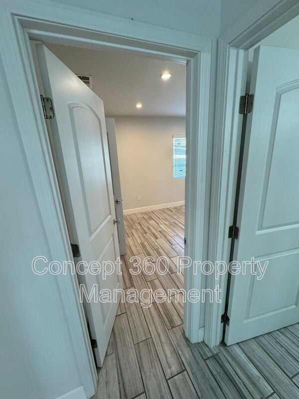 Building Photo - 1143 W 163rd St