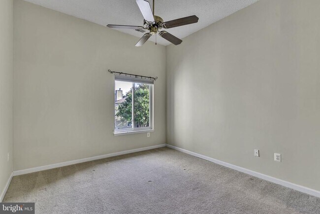 Building Photo - 11041 Villaridge Ct