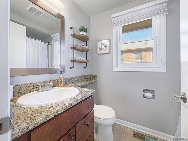 Building Photo - 421 S 7th St