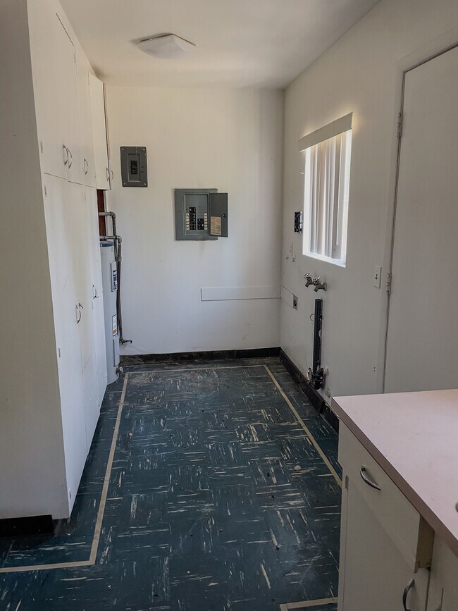 Building Photo - 18510 SE Blanton St