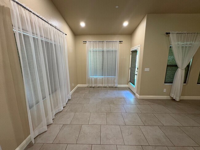 Building Photo - Lennar built home, coming soon!