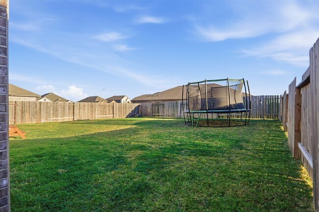 Building Photo - 358 Jewett Meadow Dr