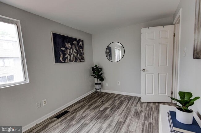 Building Photo - 8607 Kenosha Ct