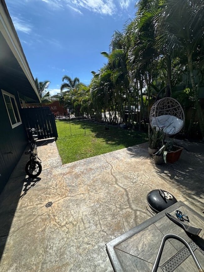 Building Photo - 73 Honuea Pl