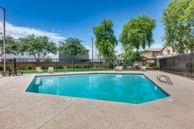 Building Photo - 11956 W Fillmore St