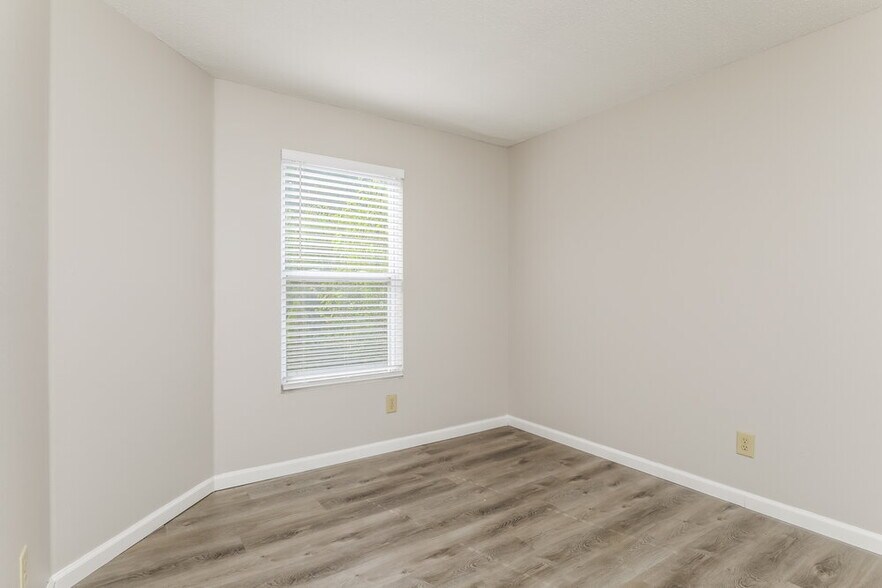 Building Photo - 6336 Alonzo Dr