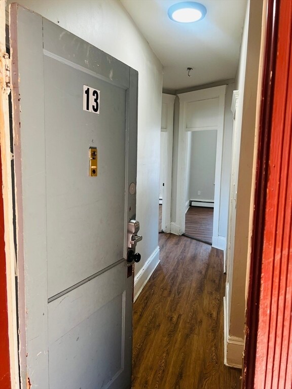 Building Photo - 526 Western Ave