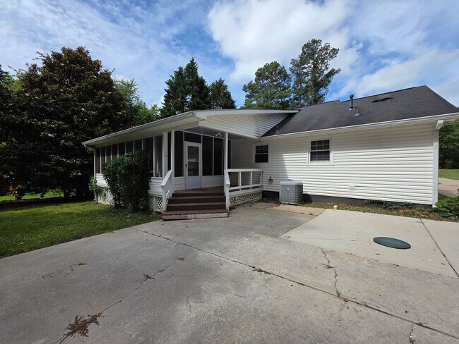 Building Photo - 102 Park Pl Dr