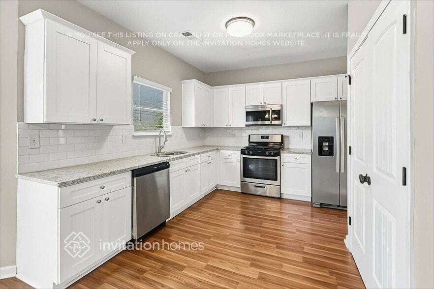 Building Photo - 100 Hamilton Pointe Dr