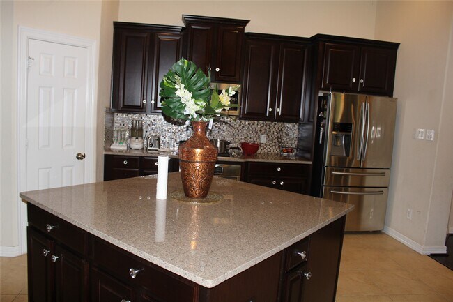 Building Photo - 27715 Halls Farms Ln