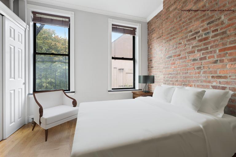 Building Photo - 246 Mott St