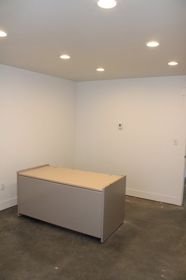 Building Photo - 57 W 465 N