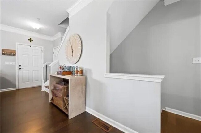 Building Photo - 615 Market Pl Ln