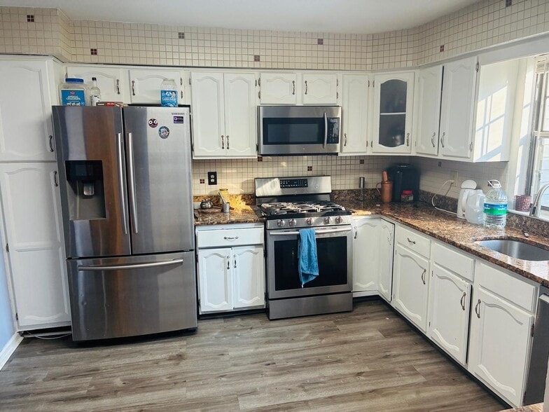 Kitchen - 2902 Stonehedge Rd