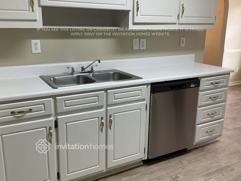 Building Photo - 875 Wilmont Ct