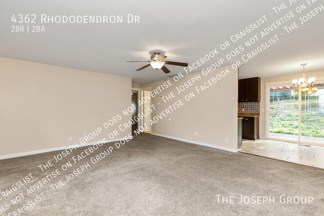 Building Photo - 4362 N Rhododendron Dr