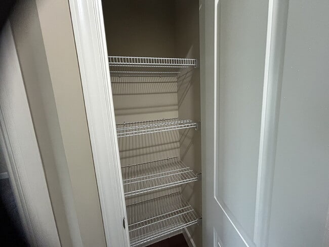 Building Photo - "Charming 3-Bed Condo in Cookeville with Granite Touches and Spacious Living!"