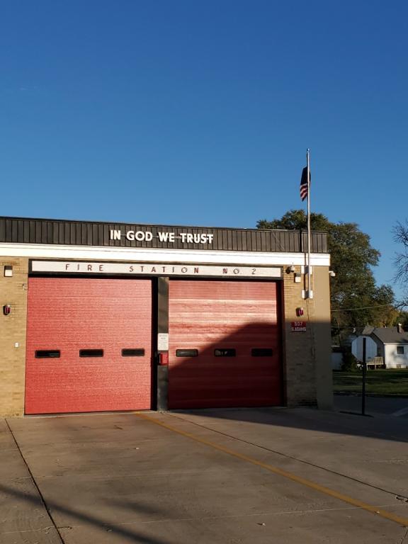 Building Photo - 408 E Iroquois St