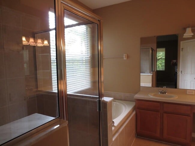Building Photo - 11204 Avery Oaks Dr