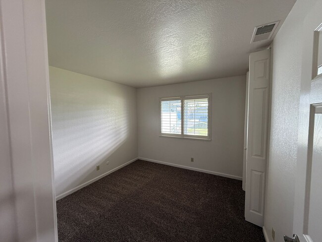 Building Photo - Single story home located in the Stonewood neighborhood!