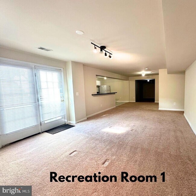 Building Photo - 2893 Myrtlewood Dr