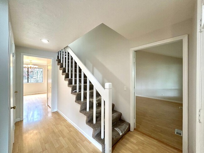 Building Photo - Large 4 Bed, 2.5 Bath House! Landscaping Included!