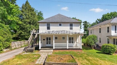 Building Photo - 106 Grove St