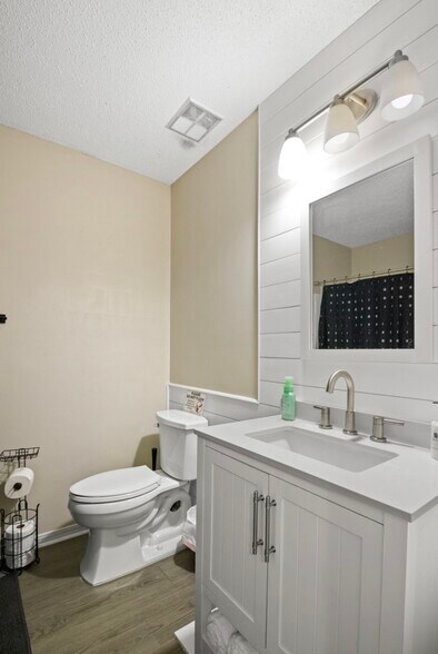 Building Photo - 193 Woodland Park Cir