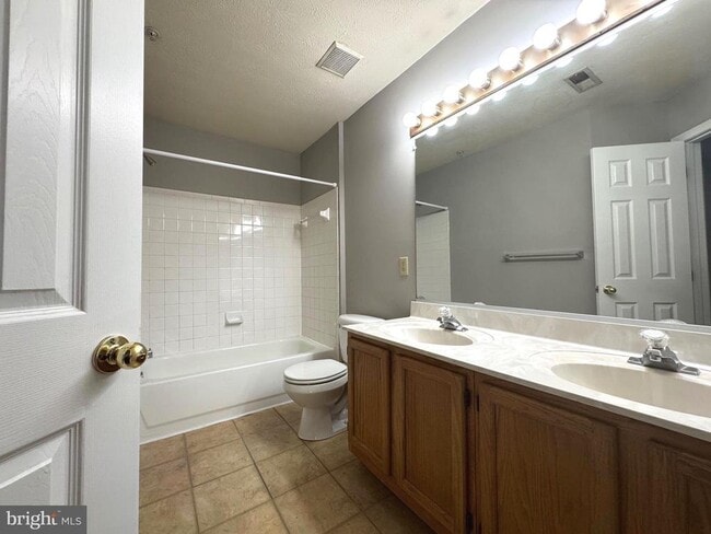 Building Photo - 2140 Bristol Dr