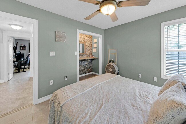 Building Photo - 2216 Calle De Pizzaro