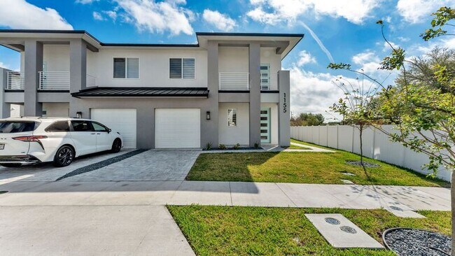 Building Photo - 1155 Windjammer Dr