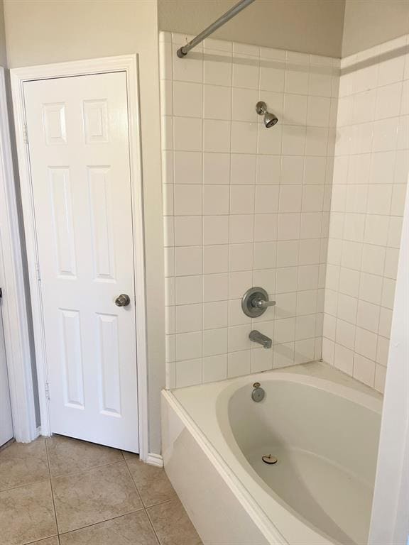 Building Photo - 6906 Woodridge Row Dr