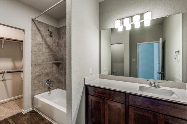 Building Photo - 140 Thunder Oak